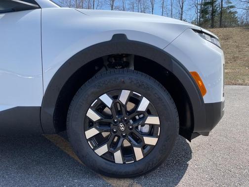 2025 Hyundai SANTA CRUZ SEL Activity