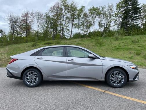 2025 Hyundai ELANTRA HEV Blue