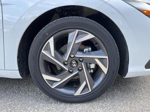 2025 Hyundai ELANTRA HEV Limited