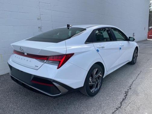 2025 Hyundai ELANTRA HEV Limited
