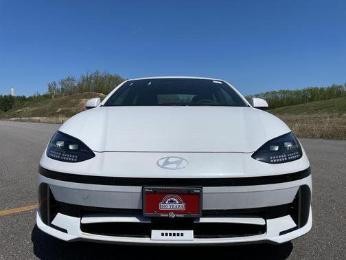 2025 Hyundai IONIQ 6 SEL