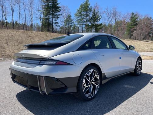 2025 Hyundai IONIQ 6 SEL