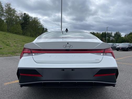 2025 Hyundai ELANTRA HEV Limited