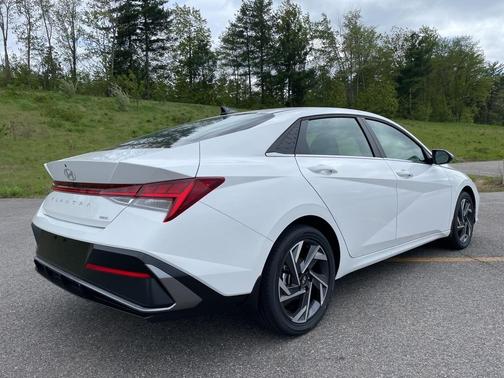 2025 Hyundai ELANTRA HEV Limited