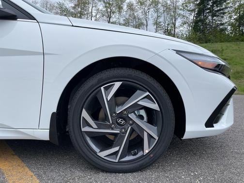 2025 Hyundai ELANTRA HEV Limited
