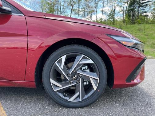 2025 Hyundai ELANTRA HEV Limited