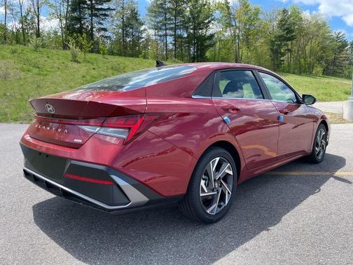 2025 Hyundai ELANTRA HEV Limited