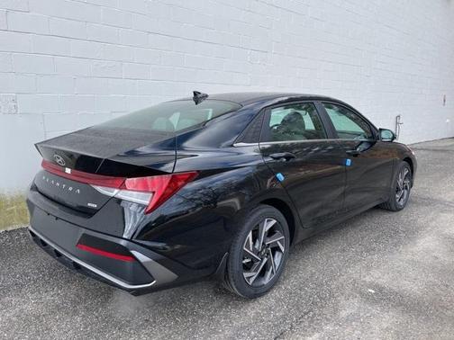 2025 Hyundai ELANTRA HEV Limited