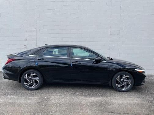 2025 Hyundai ELANTRA HEV Limited