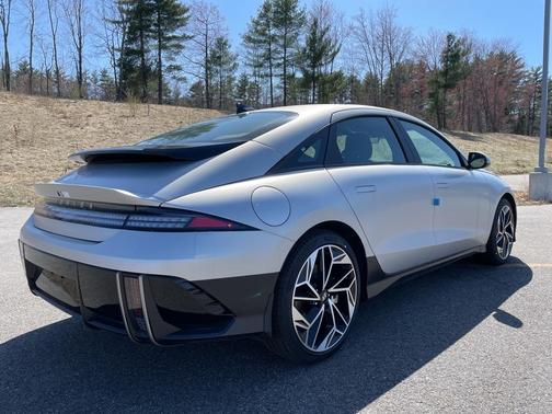 2025 Hyundai IONIQ 6 SEL