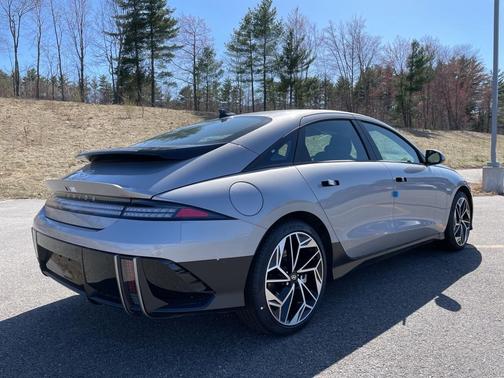 2025 Hyundai IONIQ 6 SEL