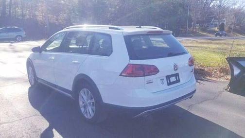 2017 Volkswagen Golf Alltrack TSI S