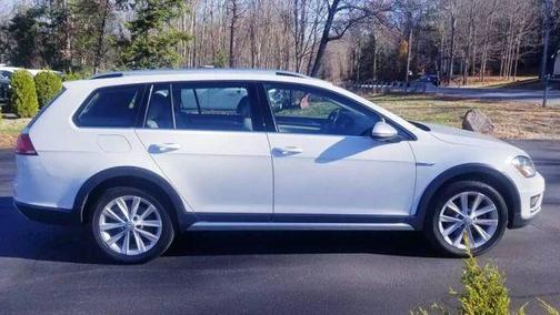 2017 Volkswagen Golf Alltrack TSI S