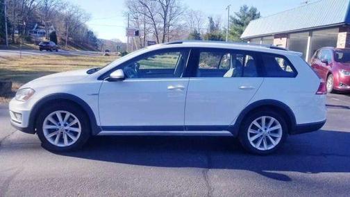 2017 Volkswagen Golf Alltrack TSI S