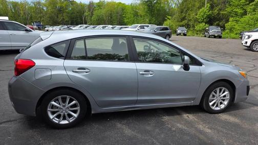 Ice Silver Metallic 2013 Subaru Impreza 2.0i Premium