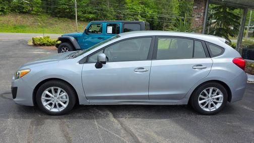 Ice Silver Metallic 2013 Subaru Impreza 2.0i Premium