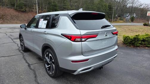 2022 Mitsubishi Outlander SE