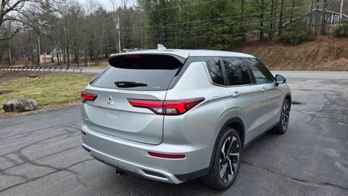 2022 Mitsubishi Outlander SE