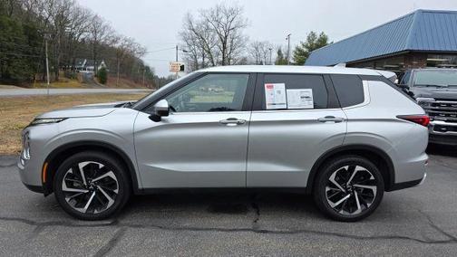 2022 Mitsubishi Outlander SE