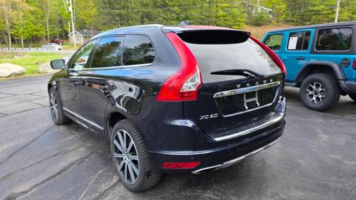 Blue 2017 Volvo XC60 T6 Inscription