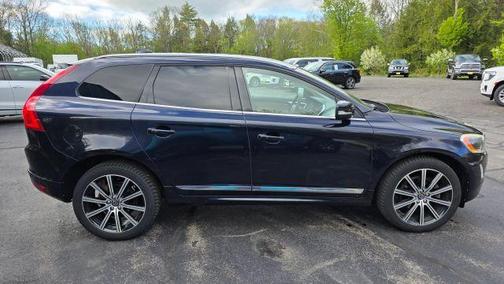 Blue 2017 Volvo XC60 T6 Inscription