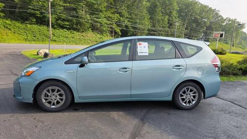 2015 Toyota Prius v Five