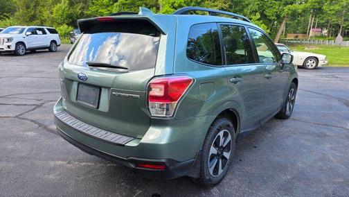 Jasmine Green Metallic 2018 Subaru Forester 2.5i Premium