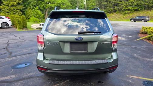 Jasmine Green Metallic 2018 Subaru Forester 2.5i Premium
