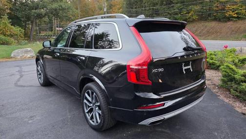 2019 Volvo XC90 T6 Momentum