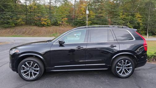 2019 Volvo XC90 T6 Momentum