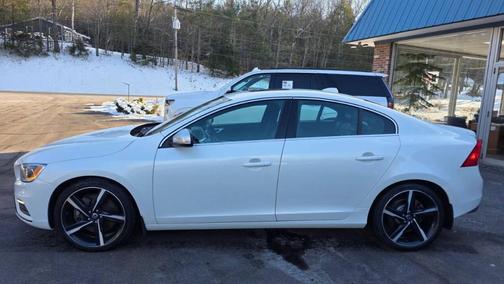 2014 Volvo S60 T6 R-Design