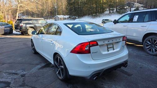 2014 Volvo S60 T6 R-Design