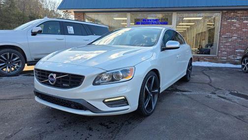 2014 Volvo S60 T6 R-Design