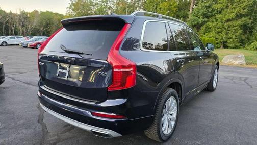 2016 Volvo XC90 T6 Momentum