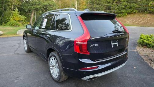 2016 Volvo XC90 T6 Momentum
