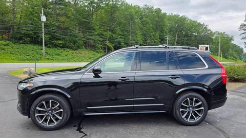 2016 Volvo XC90 T6 Momentum