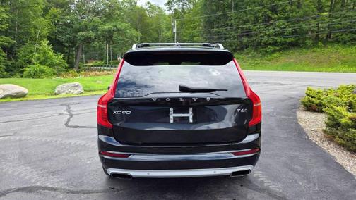 2016 Volvo XC90 T6 Momentum