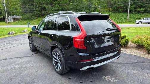2016 Volvo XC90 T6 Momentum