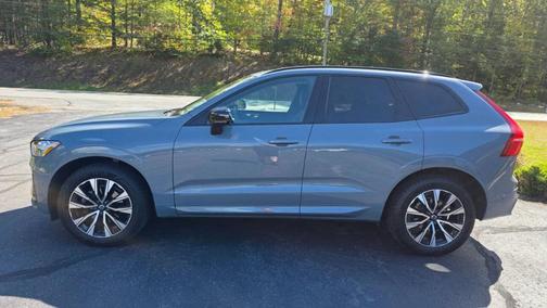2023 Volvo XC60 B5 Plus Dark Theme