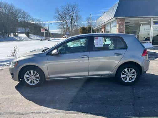 2017 Volkswagen Golf TSI S 4-Door