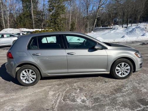 2017 Volkswagen Golf TSI S 4-Door