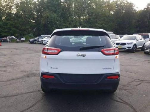 2015 Jeep Cherokee Sport