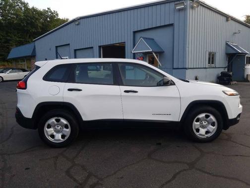 2015 Jeep Cherokee Sport