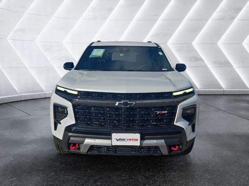 White 2026 Chevrolet Traverse Z71