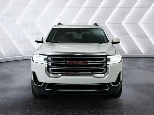 White 2023 GMC Acadia SLT