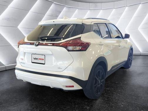 Aspen White 2023 Nissan Kicks SR