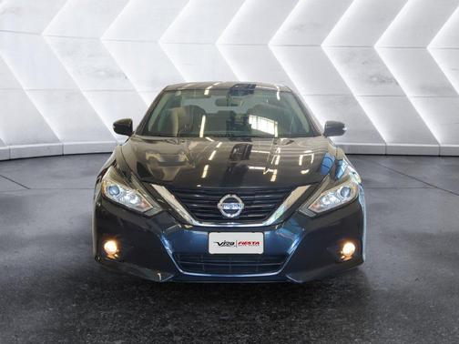 Blue 2018 Nissan Altima 2.5 SL