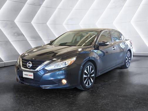 Blue 2018 Nissan Altima 2.5 SL