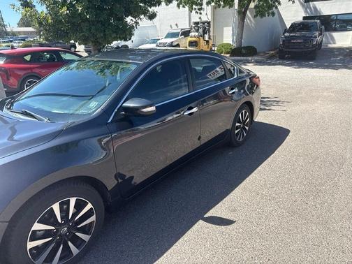 Blue 2018 Nissan Altima 2.5 SL