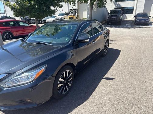 Blue 2018 Nissan Altima 2.5 SL